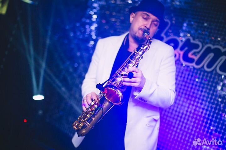 Саксофонист на мероприятие