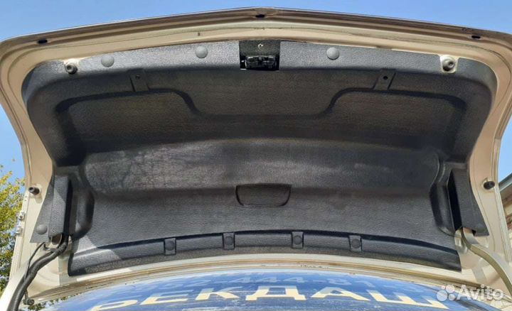 Обшивка крышки багажника Шевроле Кобальт