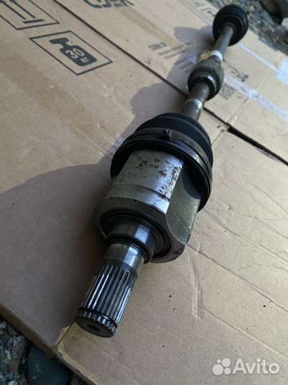 Правый привод (полуось,шрус) на Hyundai Accent