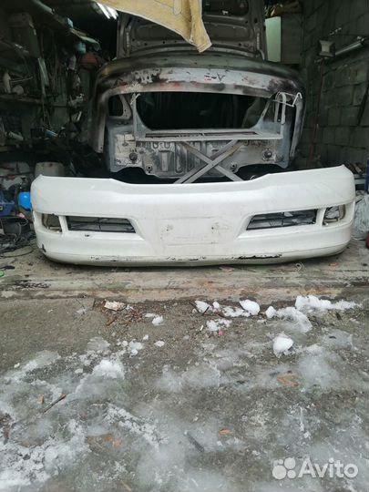 Передний бампер на лексус GX 470 2005 Год