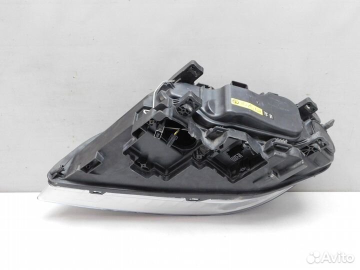 Фара правая Volvo XC70