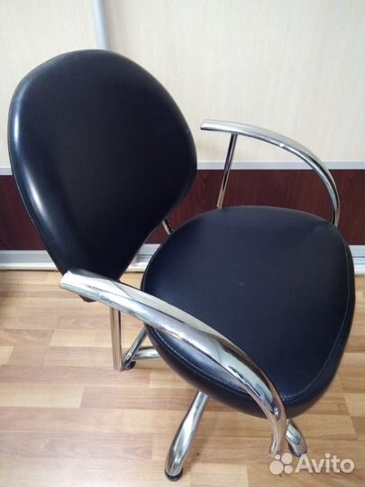 Парикмахерское кресло бу