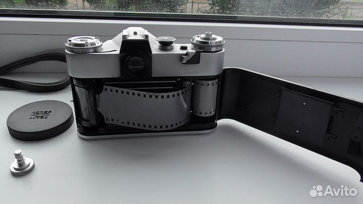 Пленочный фотоаппарат зенит E. 2 обьектива helios