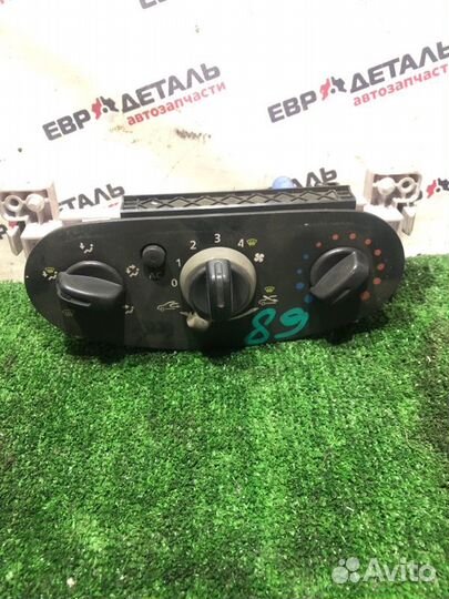 Блок управления отопителем Renault Sandero хетчбэк