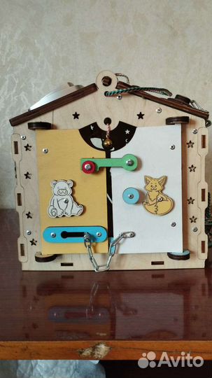 Бизиборд домик