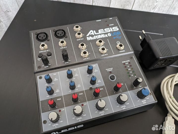 Микшер / Звуковая карта Alesis MultiMix 6 USB