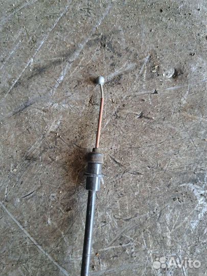 Трос замка двери передний Volkswagen Passat B6