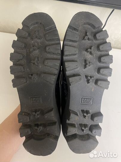 Лоферы лаковые