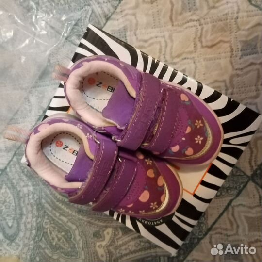 Кроссовки для девочки