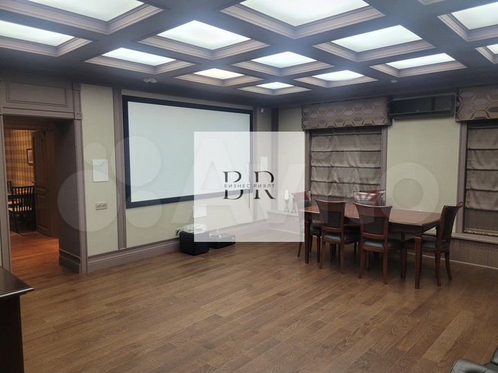 Юридеский офис центр 1 линия 74.4 М отдельный вход