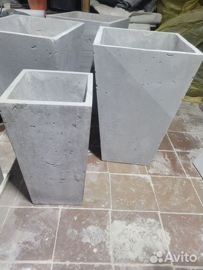 Кашпо из бетона для сада