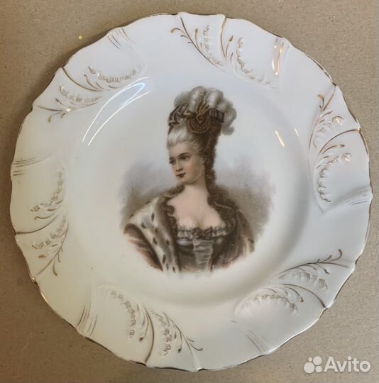 Антикварная тарелка 