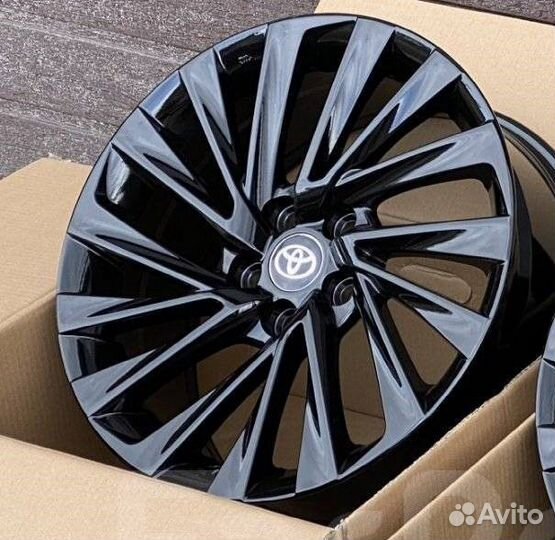 Диски R18 5x114,3 Lexus/Toyota black