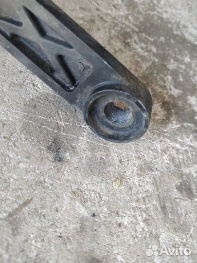 Поводок стеклоочистителя правый Fiat Albea