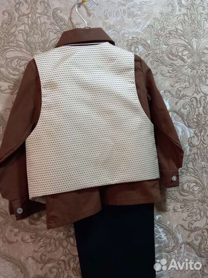 Нарядный костюм для мальчика 2-3года