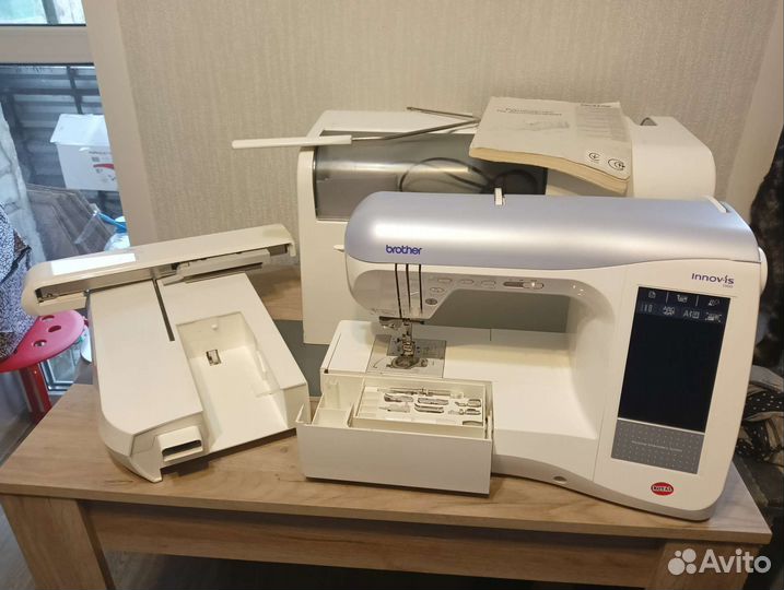 Швейно вышивальная машина Brother Innov is 1500