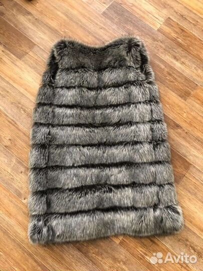 Шубка жилетка меховая новая