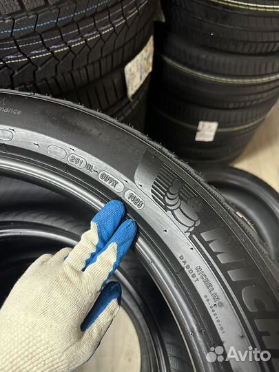 Michelin Pilot Alpin 5 SUV 285/45 R22