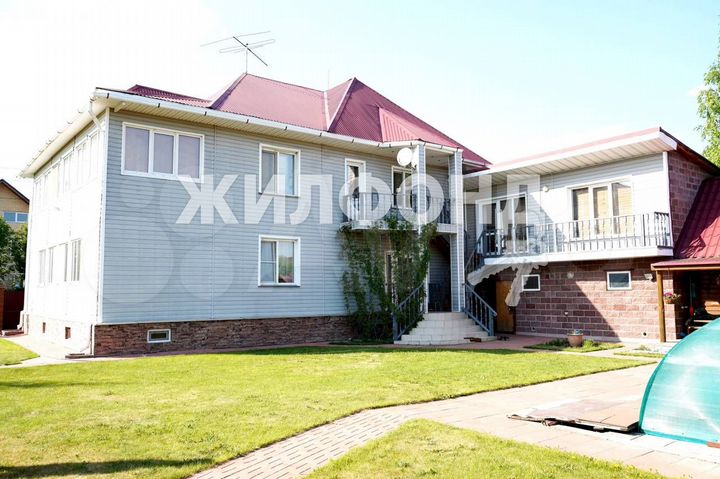 Дом 355 м² на участке 15 сот.