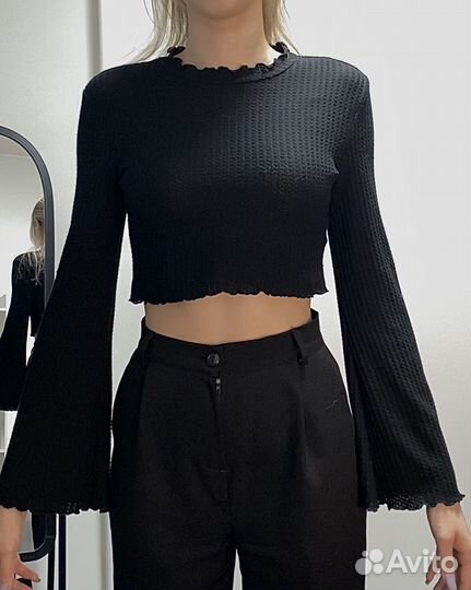 Топ с расклешенными рукавами