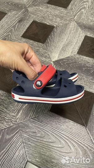 Сандалии crocs c6
