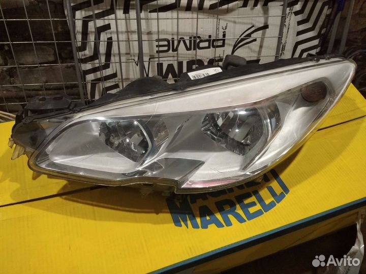 Передняя фара peugeot 408