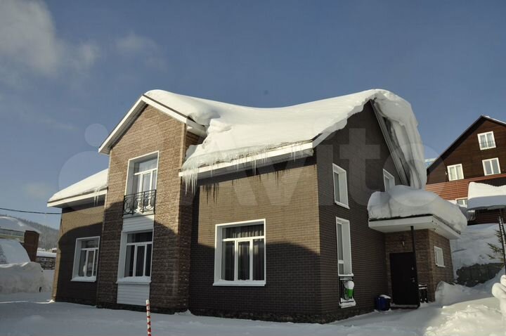 Коттедж 300 м² на участке 9 сот.