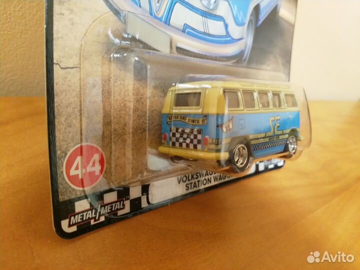 Hot Wheels Premium Volkswagen Deluxe Station Wagon