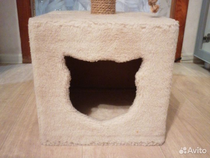 Дом для кошки с когтеточкой