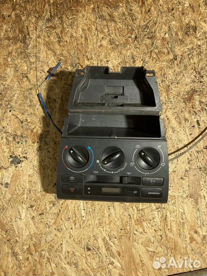 Блок управления климатической установкой Toyota Co