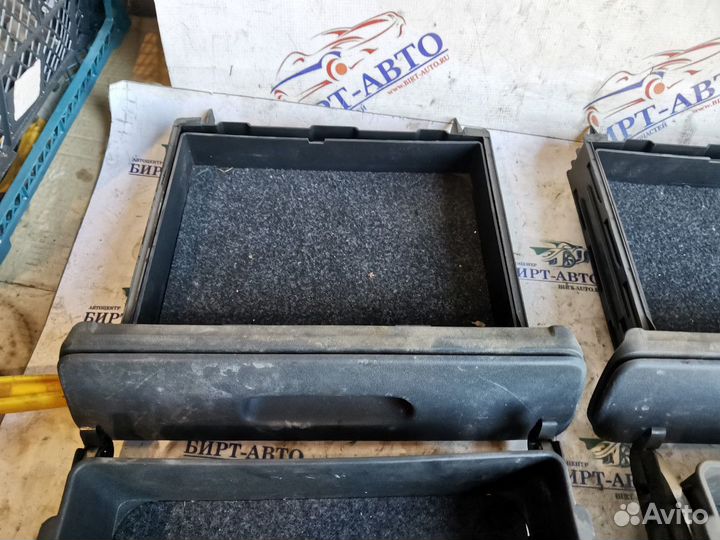 Бардачок под сиденьем Renault Scenic II