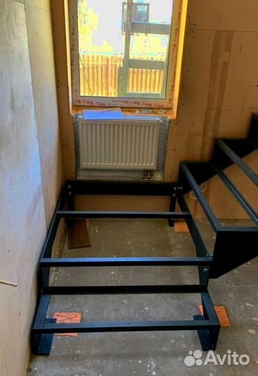 Лестница для коттеджа на заказ