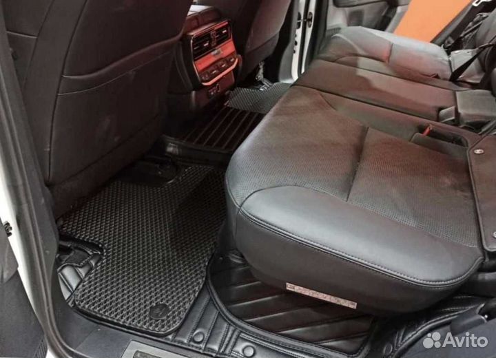 Коврик в багажник на toyota land cruiser