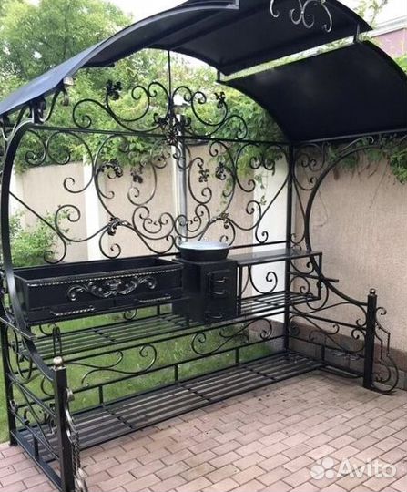 Мангал с крышей