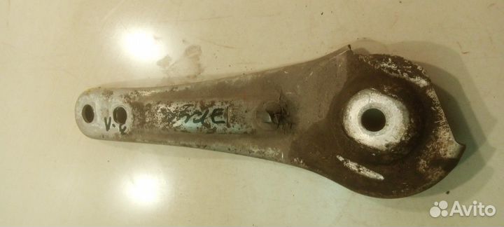 Кронштейн задней балки(левый) (Hyundai Equus)