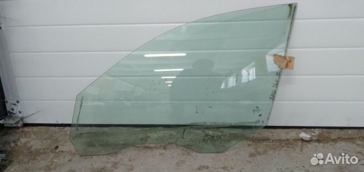 Стекло перед левое BMW 5-серия E60 2004-2010