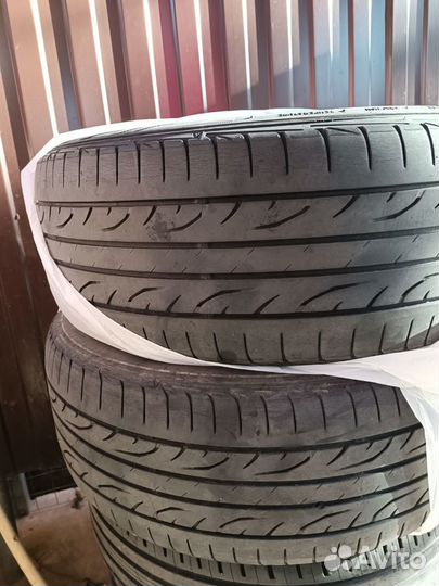 Dunlop Axiom Plus 215/55 R17 51M