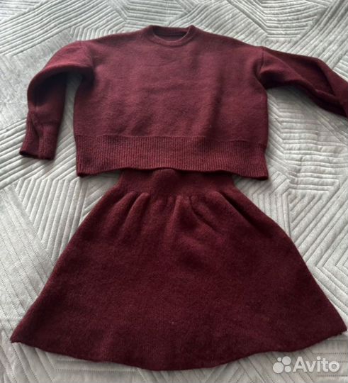 Классный шерстяной костюм