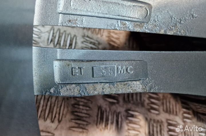 R18 Tigar Winter 245/45, PCD 5x120 DIA 72.7