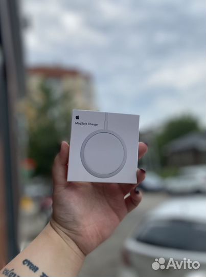 Беспроводная зарядка MagSafe