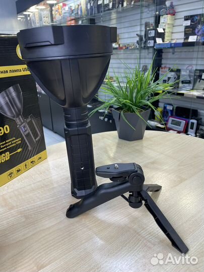 Мощный фонарь огонь