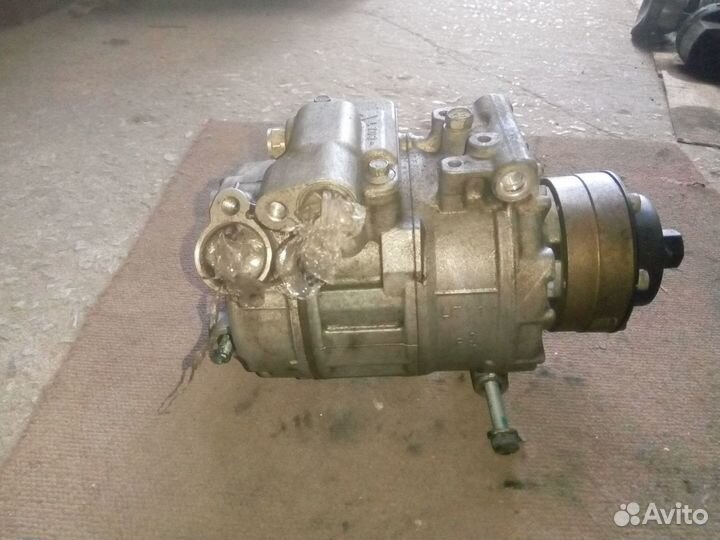 Компрессор кондиционера Audi Q7 (4L) 4E0206805Q