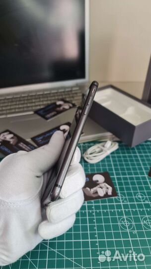 iPhone 8