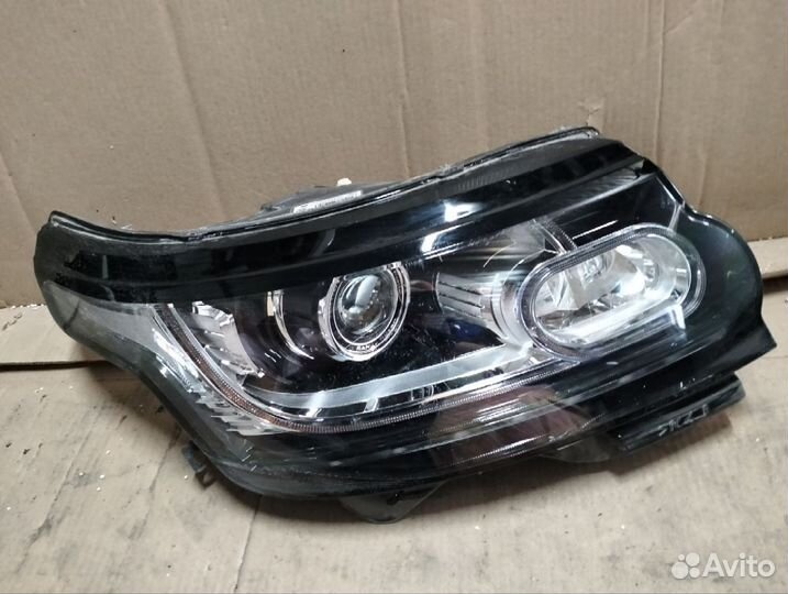 Фара правая Land Rover Range Rover Vogue 4