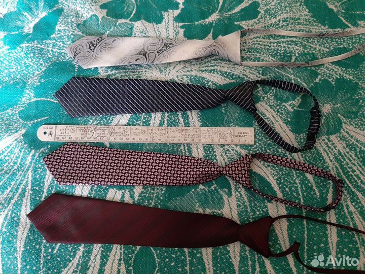 Галстуки на школьника младшего возраста