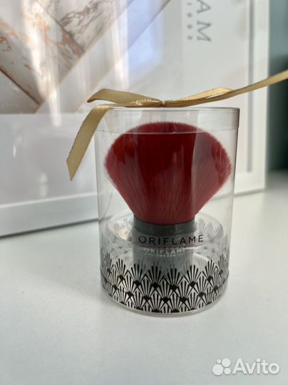Кисть кабуки Oriflame Scarlet Kabuki Brush