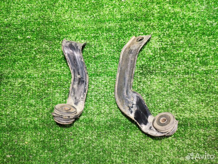 Крепление радиатора кондиционера Honda Civic 8 4d