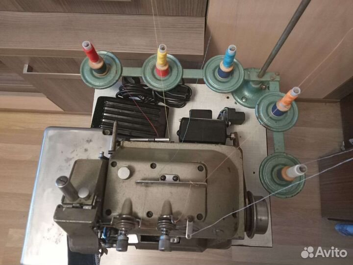 Крае обметочная швейная машина juki