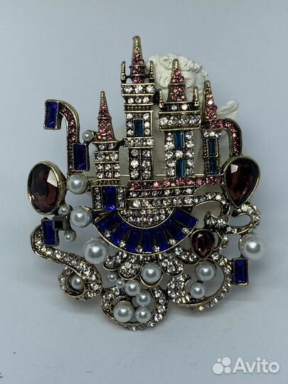 Брошь подвеска Heidi Daus замок большой стиль