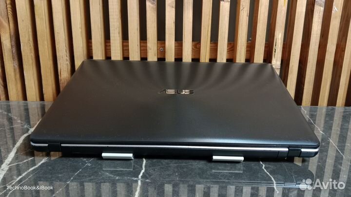 Игровой ноутбук Asus X550C на Core I7